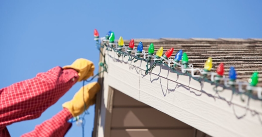hanging up holiday lights